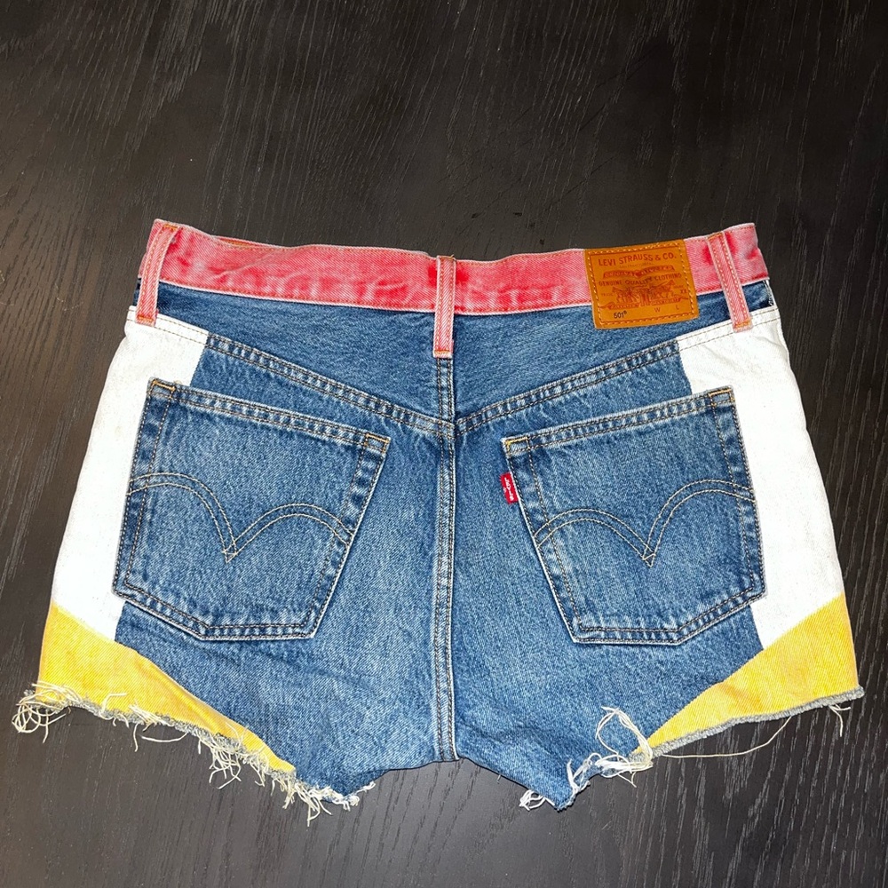 Levi’s Colorful Denim Shorts - Picture 6 of 6